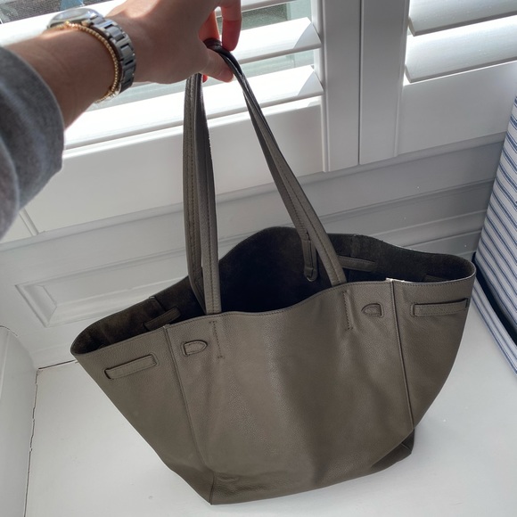 Celine Cabas Phantom Soft Grained Calfskin Taupe - Picture 6 of 8